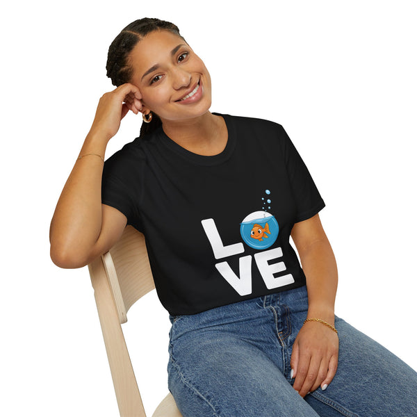 Cute Love Goldfish Shirt | Goldfish Gifts | Goldfish Merchandise Unisex T-Shirt