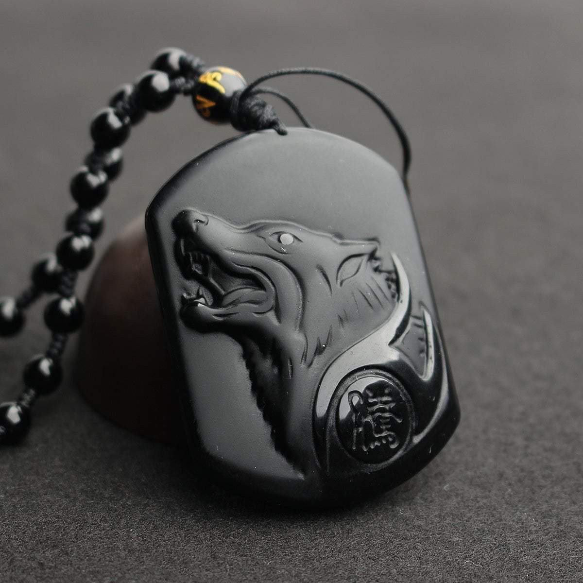wolf necklace, wolf pendant
