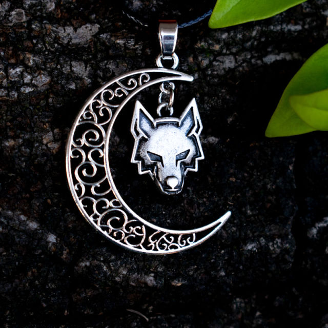 Fenrir Wolf Head Necklace | Norse Mythology Wolf Necklace