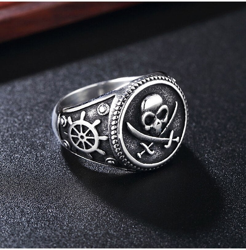 Vintage Pirate Signet Cutlass Skull Ring Secondary image